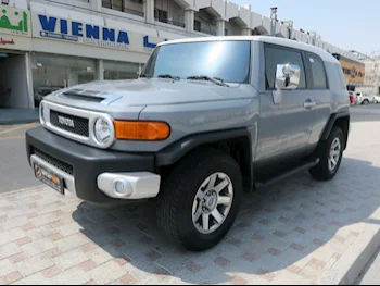 Toyota  FJ Cruiser  2021  Automatic  64,000 Km  6 Cylinder  Four Wheel Drive (4WD)  SUV  Gray