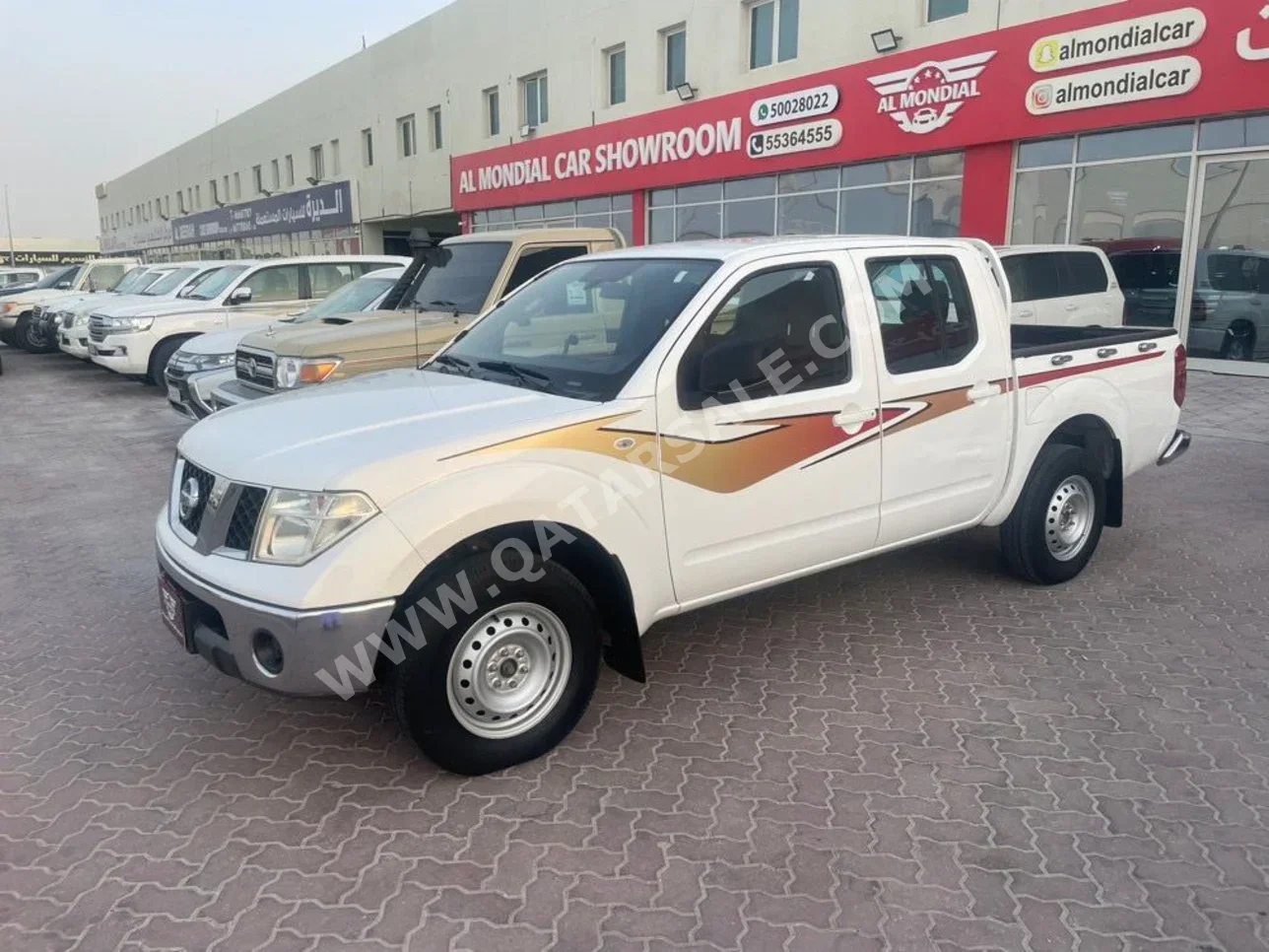 Nissan  Navara  SE  2014  Manual  363,000 Km  4 Cylinder  Rear Wheel Drive (RWD)  Pick Up  White