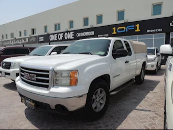 GMC  Sierra  SLE  2007  Automatic  358,000 Km  8 Cylinder  Four Wheel Drive (4WD)  Pick Up  White