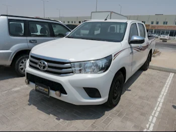 Toyota  Hilux  2019  Manual  222,000 Km  4 Cylinder  Four Wheel Drive (4WD)  Pick Up  White