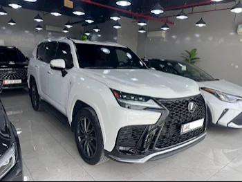 Lexus  LX  600  2022  Automatic  40,000 Km  6 Cylinder  Four Wheel Drive (4WD)  SUV  White  With Warranty