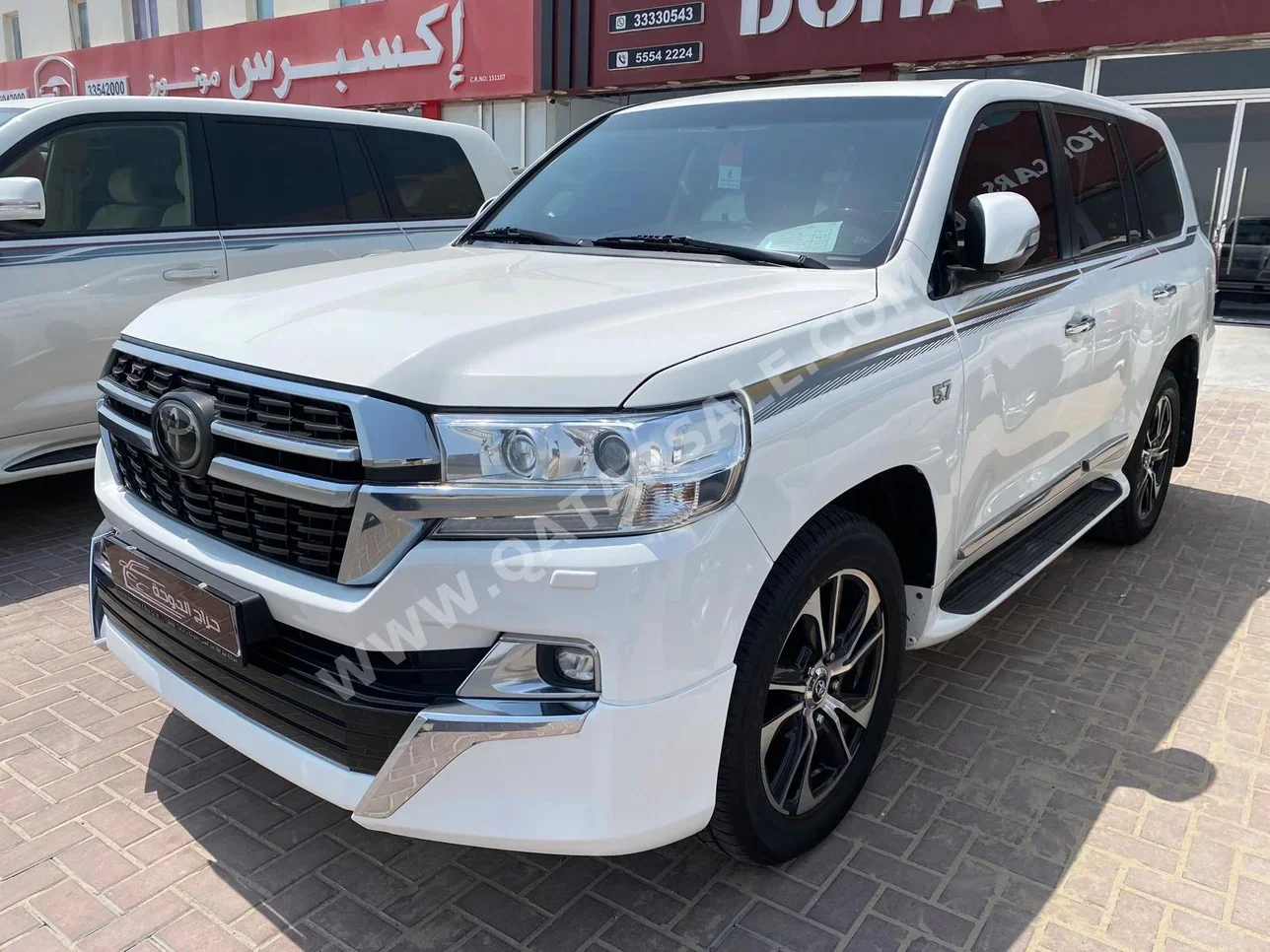 Toyota  Land Cruiser  VXR  2019  Automatic  266,000 Km  8 Cylinder  Four Wheel Drive (4WD)  SUV  White