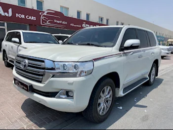 Toyota  Land Cruiser  GXR  2016  Automatic  255,000 Km  8 Cylinder  Four Wheel Drive (4WD)  SUV  White