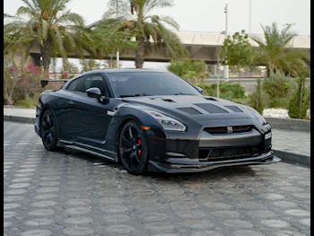 Nissan  GT-R  2009  Automatic  68,000 Km  6 Cylinder  Rear Wheel Drive (RWD)  Coupe / Sport  Gray