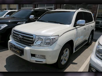 Toyota  Land Cruiser  VXR  2011  Automatic  290,000 Km  8 Cylinder  Four Wheel Drive (4WD)  SUV  White