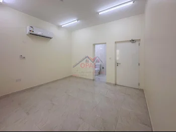 3 Bedrooms  Apartment  in Doha -  Jeryan Nejaima  Not Furnished