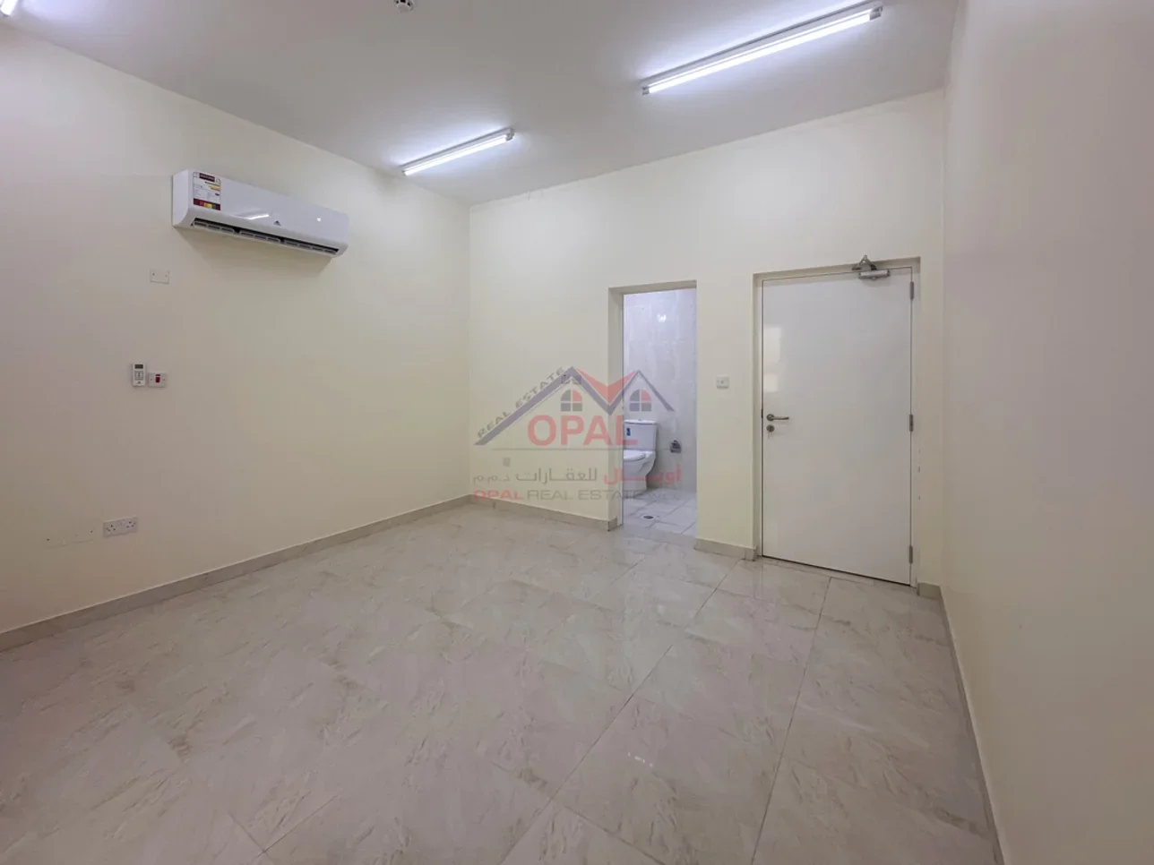 3 Bedrooms  Apartment  in Doha -  Jeryan Nejaima  Not Furnished