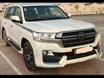 Toyota  Land Cruiser  VXR- Grand Touring S  2020  Automatic  207,000 Km  8 Cylinder  Four Wheel Drive (4WD)  SUV  White