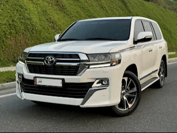 Toyota  Land Cruiser  GXR  2020  Automatic  80,000 Km  8 Cylinder  Four Wheel Drive (4WD)  SUV  White