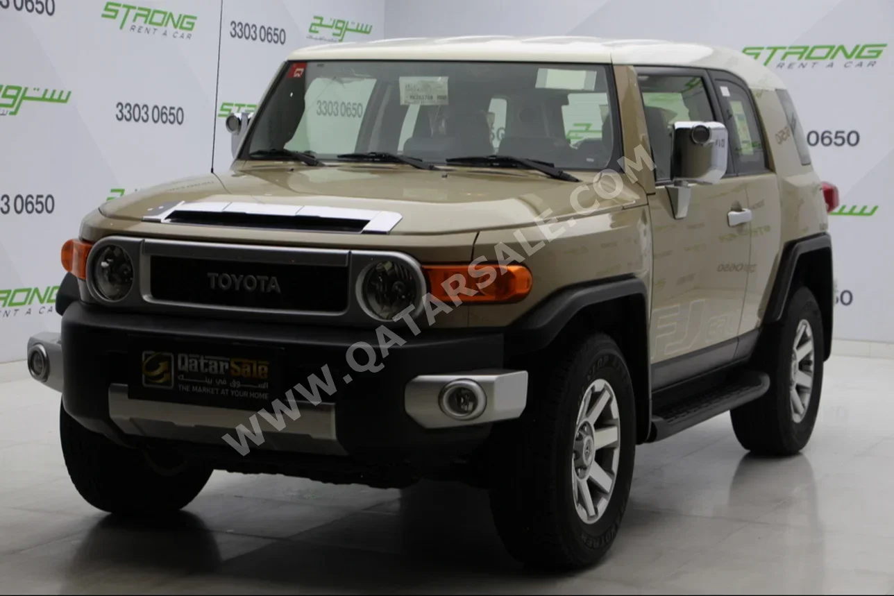 Toyota  FJ Cruiser  2021  Automatic  41,000 Km  6 Cylinder  Four Wheel Drive (4WD)  SUV  Beige  With Warranty