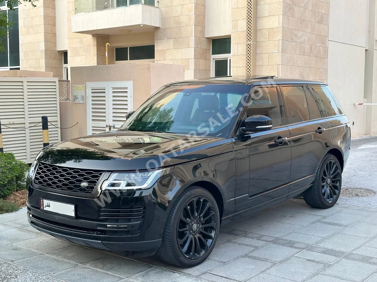 Land Rover  Range Rover  Vogue  Autobiography  2013  Automatic  122,000 Km  8 Cylinder  Four Wheel Drive (4WD)  SUV  Black