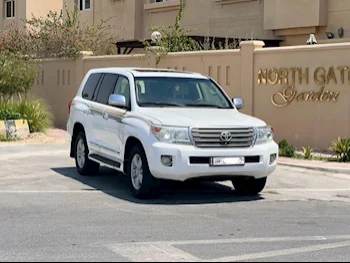 Toyota  Land Cruiser  VXR  2013  Automatic  300,000 Km  8 Cylinder  Four Wheel Drive (4WD)  SUV  White