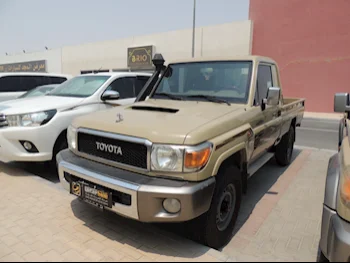 Toyota  Land Cruiser  LX  2022  Manual  80٬000 Km  8 Cylinder  Four Wheel Drive (4WD)  Pick Up  Beige  With Warranty