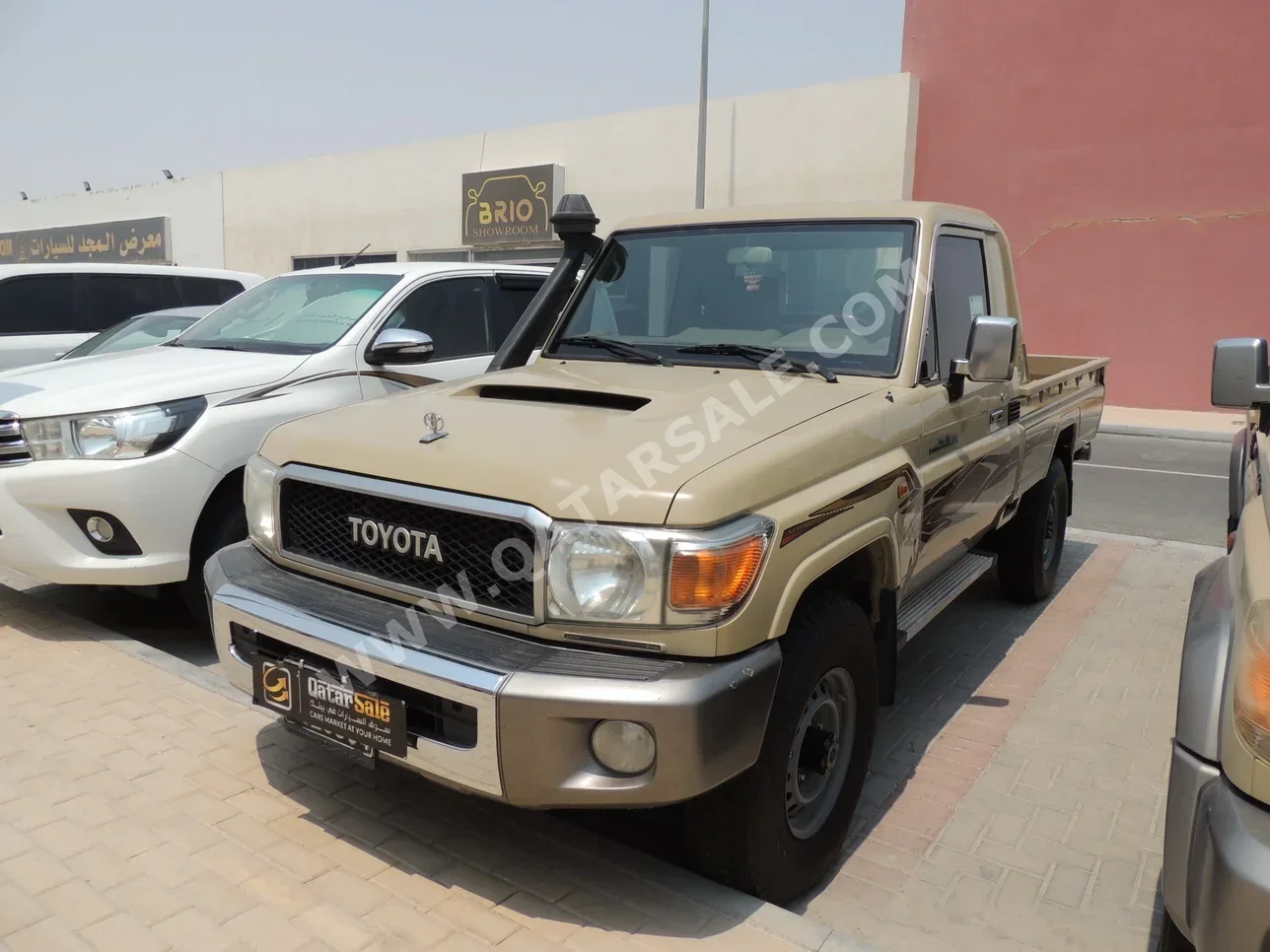 Toyota  Land Cruiser  LX  2022  Manual  80٬000 Km  8 Cylinder  Four Wheel Drive (4WD)  Pick Up  Beige  With Warranty