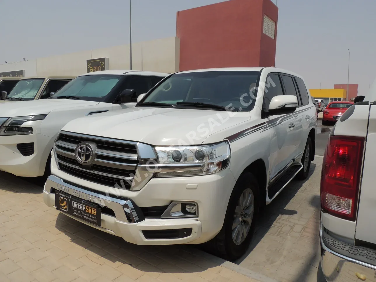 Toyota  Land Cruiser  GXR  2020  Automatic  203,000 Km  8 Cylinder  Four Wheel Drive (4WD)  SUV  White