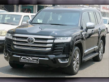 Toyota  Land Cruiser  VXR Twin Turbo  2022  Automatic  66,000 Km  6 Cylinder  Four Wheel Drive (4WD)  SUV  Black  With Warranty