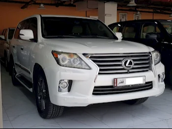 Lexus  LX  570  2013  Automatic  480,000 Km  8 Cylinder  Four Wheel Drive (4WD)  SUV  White