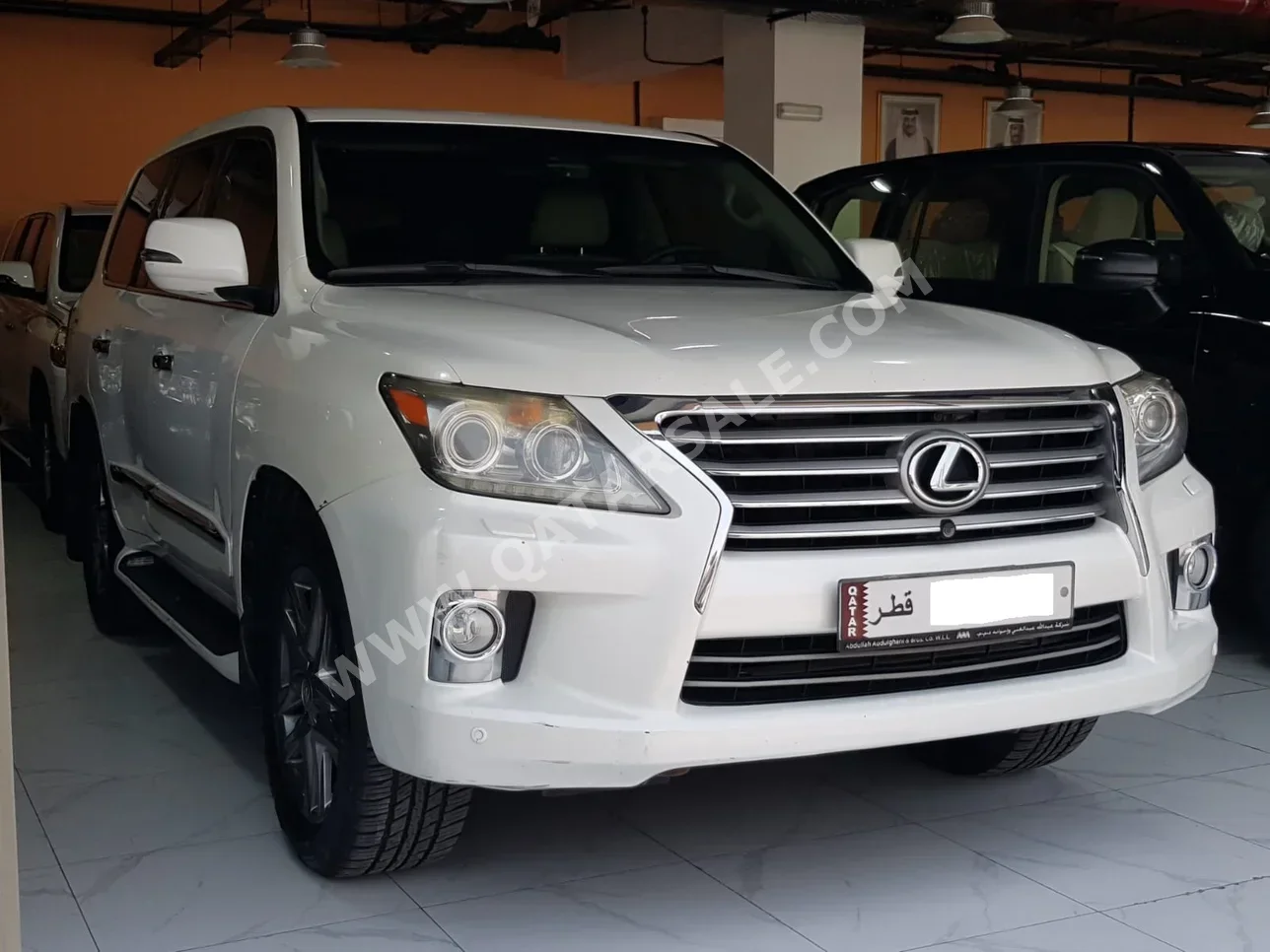 Lexus  LX  570  2013  Automatic  480,000 Km  8 Cylinder  Four Wheel Drive (4WD)  SUV  White