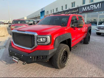 GMC  Sierra  SLT  2016  Automatic  147,000 Km  8 Cylinder  Four Wheel Drive (4WD)  Pick Up  Red