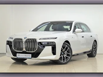 BMW  7-Series  740 i  2023  Automatic  8,600 Km  6 Cylinder  Rear Wheel Drive (RWD)  Sedan  White  With Warranty