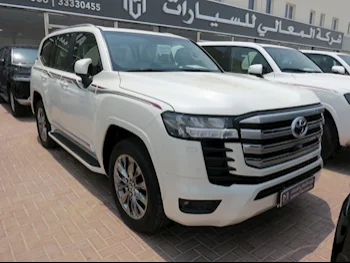 Toyota  Land Cruiser  GXR Twin Turbo  2022  Automatic  3,000 Km  6 Cylinder  Four Wheel Drive (4WD)  SUV  White  With Warranty