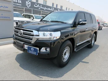 Toyota  Land Cruiser  VXR  2018  Automatic  180,000 Km  8 Cylinder  Four Wheel Drive (4WD)  SUV  Black