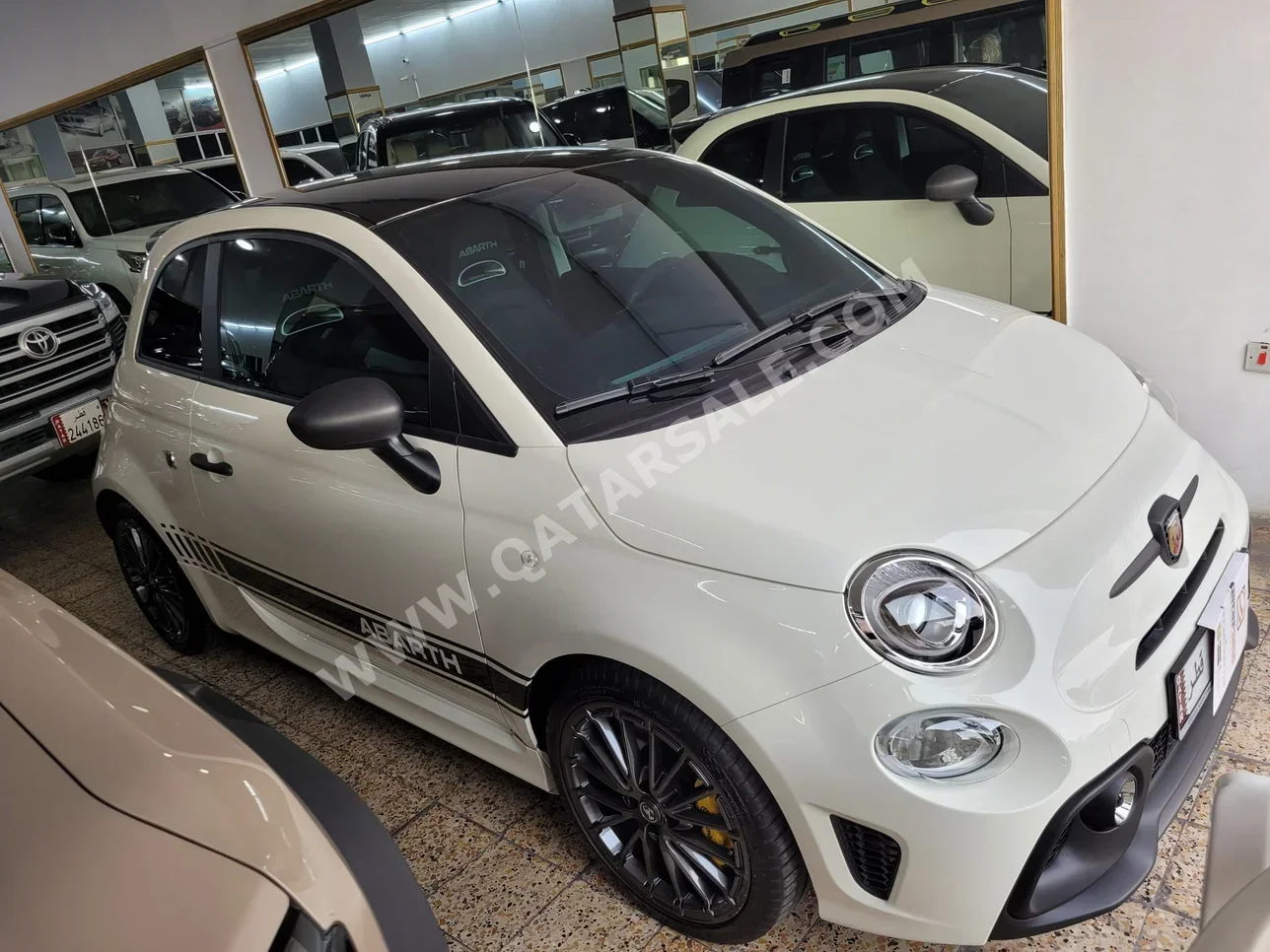 Fiat  695  Abarth  2023  Automatic  4,000 Km  4 Cylinder  Front Wheel Drive (FWD)  Hatchback  White  With Warranty