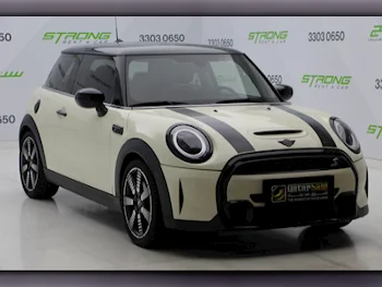 Mini  Cooper  S  2022  Automatic  66,000 Km  4 Cylinder  Front Wheel Drive (FWD)  Hatchback  Beige