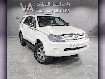 Toyota  Fortuner  SR5  2008  Automatic  200,000 Km  6 Cylinder  Four Wheel Drive (4WD)  SUV  White