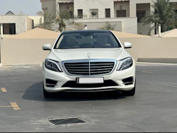 Mercedes-Benz  S-Class  400  2014  Automatic  82,000 Km  6 Cylinder  Rear Wheel Drive (RWD)  Sedan  White