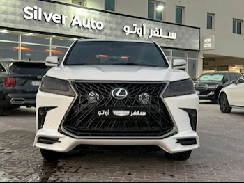 Lexus  LX  570  2013  Automatic  250,000 Km  8 Cylinder  Four Wheel Drive (4WD)  SUV  White