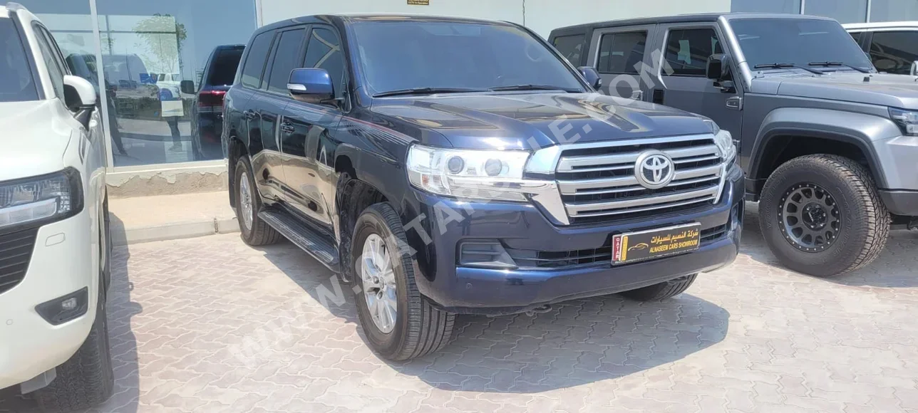 Toyota  Land Cruiser  GXR  2019  Automatic  108,000 Km  6 Cylinder  Four Wheel Drive (4WD)  SUV  Dark Blue