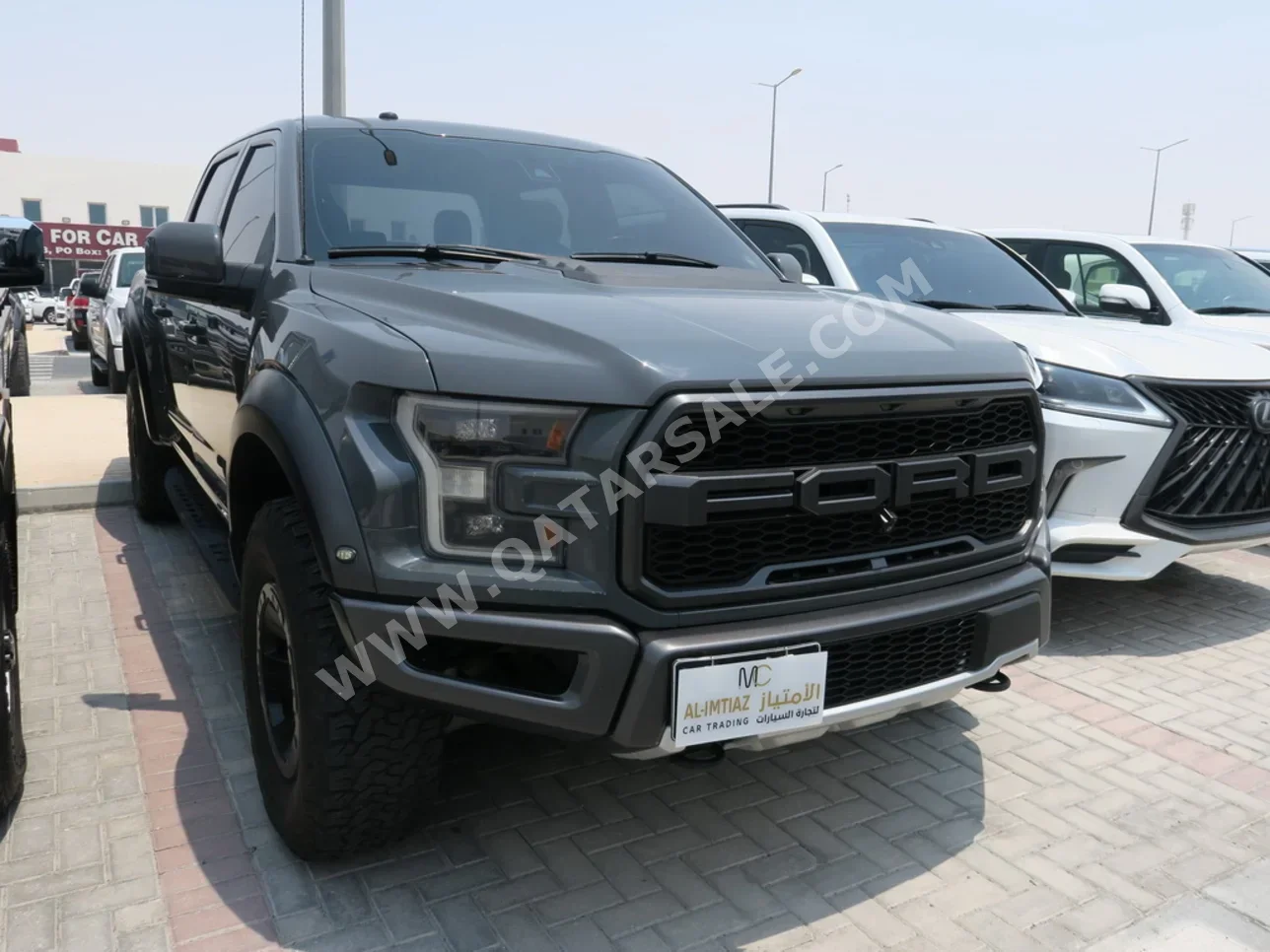 Ford  Raptor  2018  Automatic  180,000 Km  8 Cylinder  Four Wheel Drive (4WD)  Pick Up  Gray