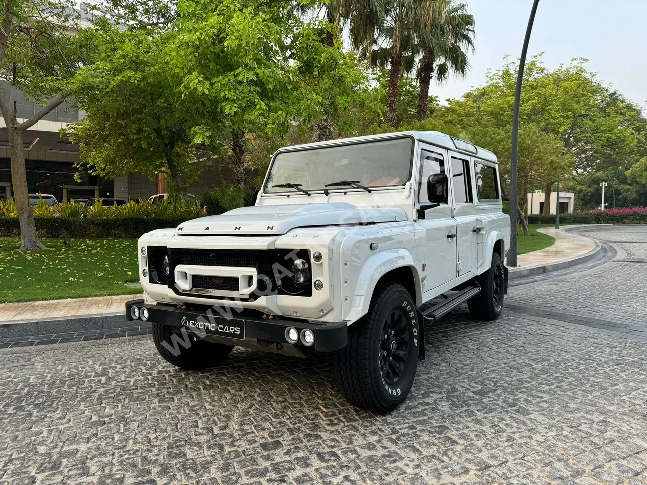 Land Rover  Defender  2016  Manual  25,000 Km  4 Cylinder  Four Wheel Drive (4WD)  SUV  White