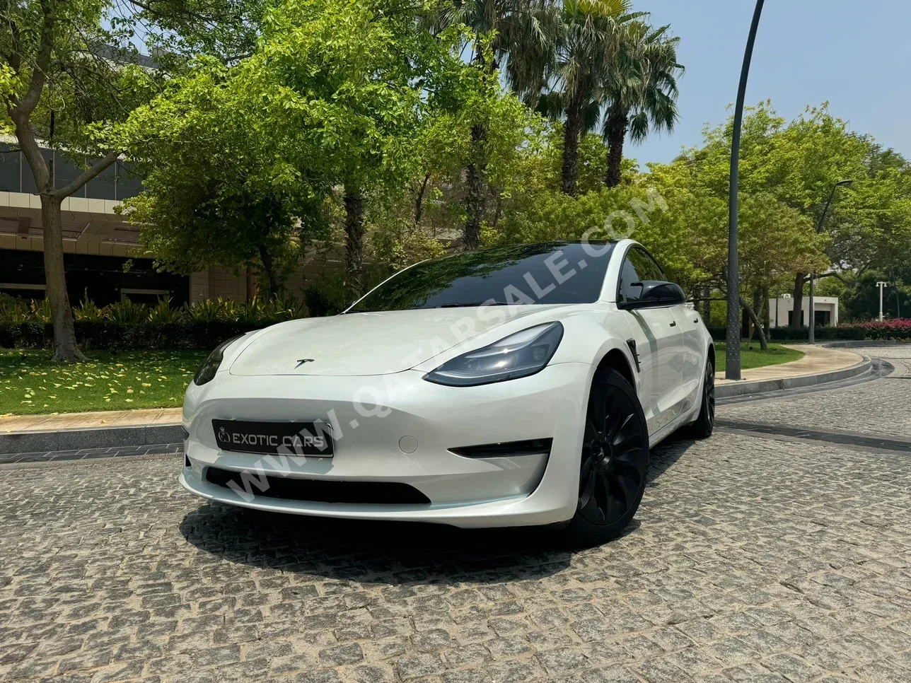 Tesla  Model 3  2023  Automatic  22,000 Km  0 Cylinder  All Wheel Drive (AWD)  Sedan  White