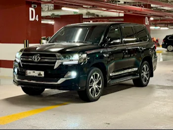 Toyota  Land Cruiser  GXR- Grand Touring  2020  Automatic  92٬000 Km  8 Cylinder  Four Wheel Drive (4WD)  SUV  Black