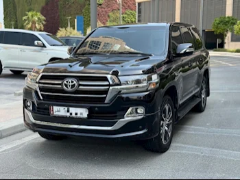 Toyota  Land Cruiser  GXR- Grand Touring  2020  Automatic  92٬000 Km  8 Cylinder  Four Wheel Drive (4WD)  SUV  Black