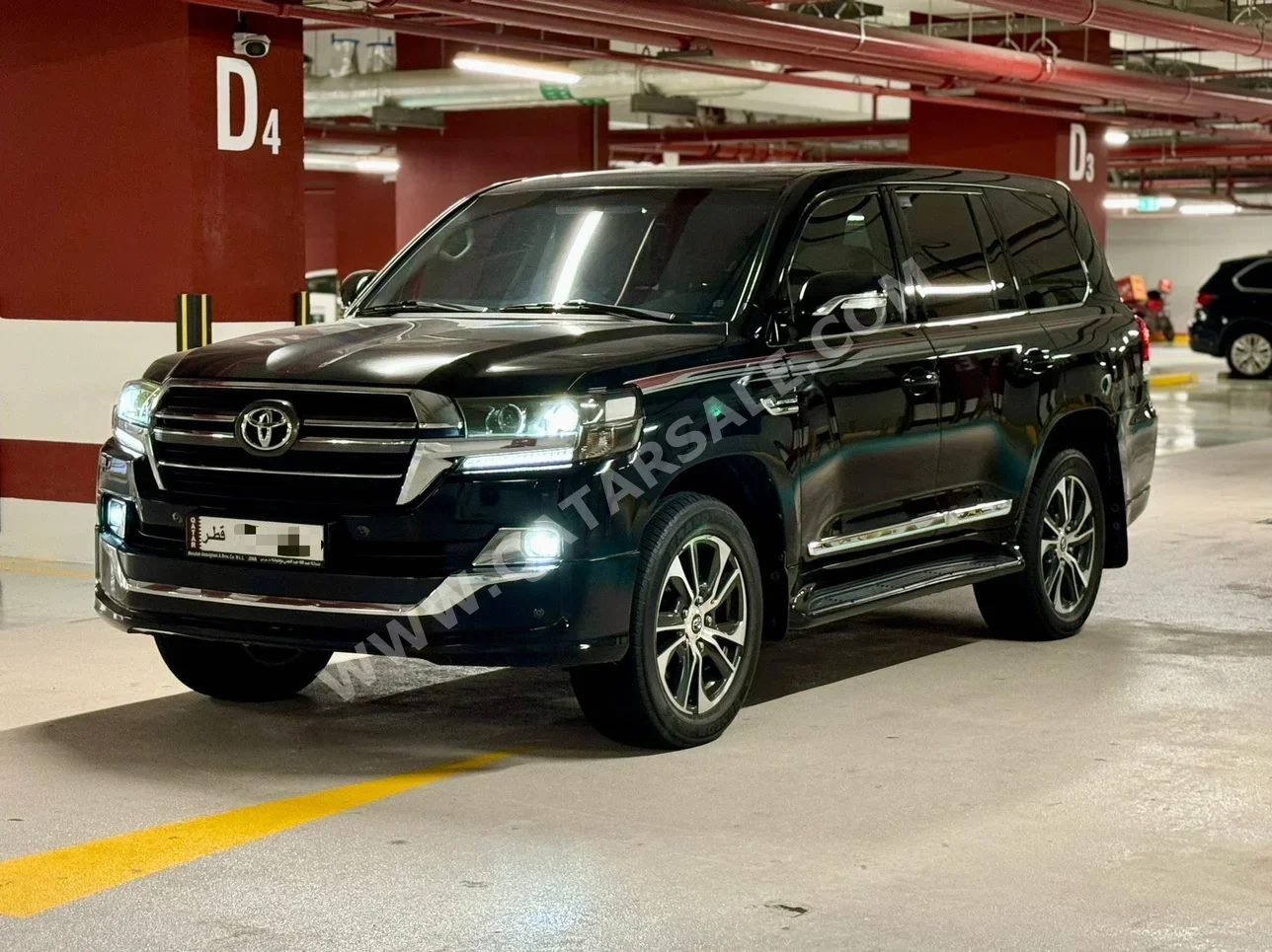 Toyota  Land Cruiser  GXR- Grand Touring  2020  Automatic  92٬000 Km  8 Cylinder  Four Wheel Drive (4WD)  SUV  Black