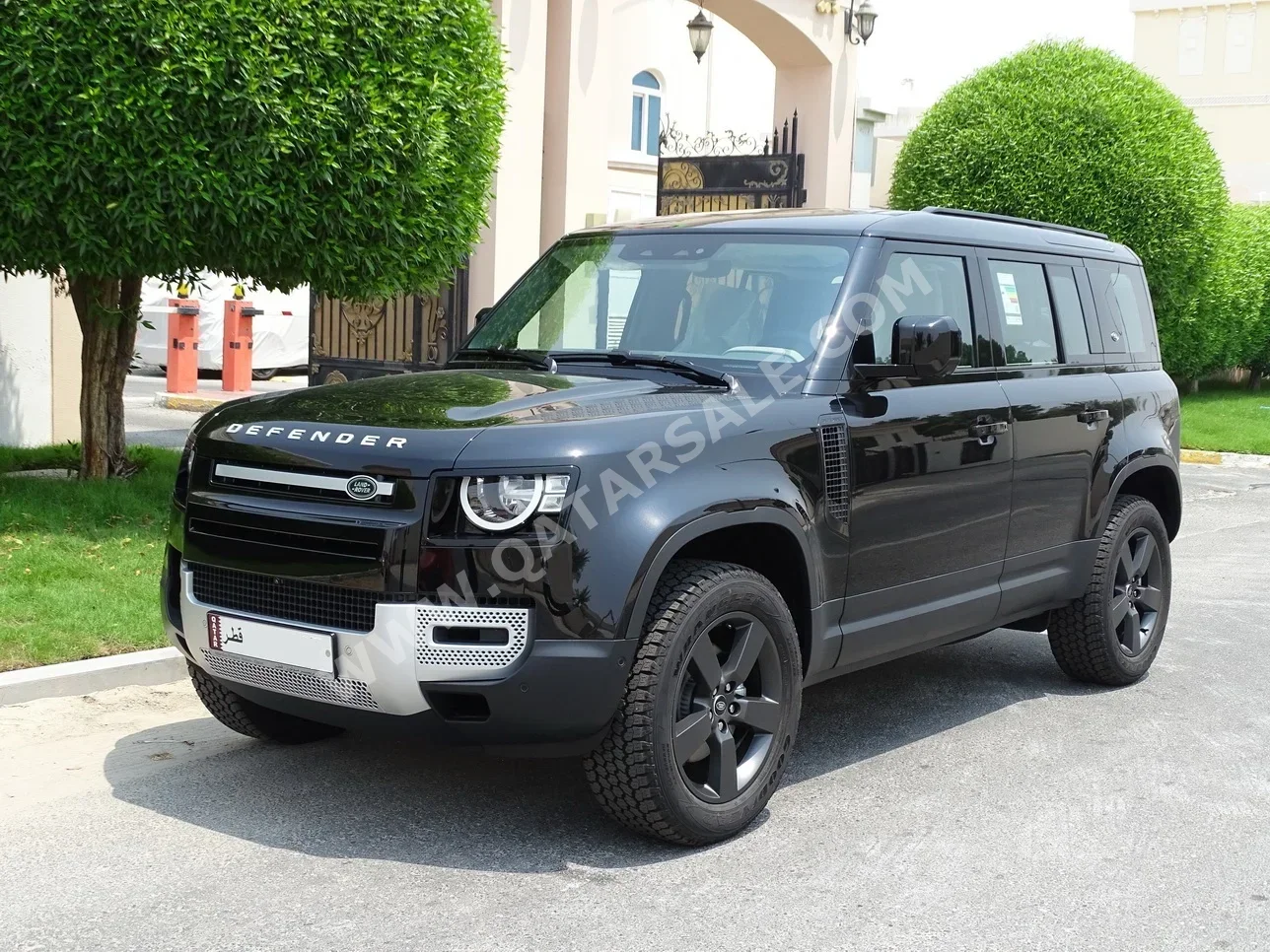 Land Rover  Defender  110 X  2024  Automatic  0 Km  4 Cylinder  Four Wheel Drive (4WD)  SUV  Black  With Warranty