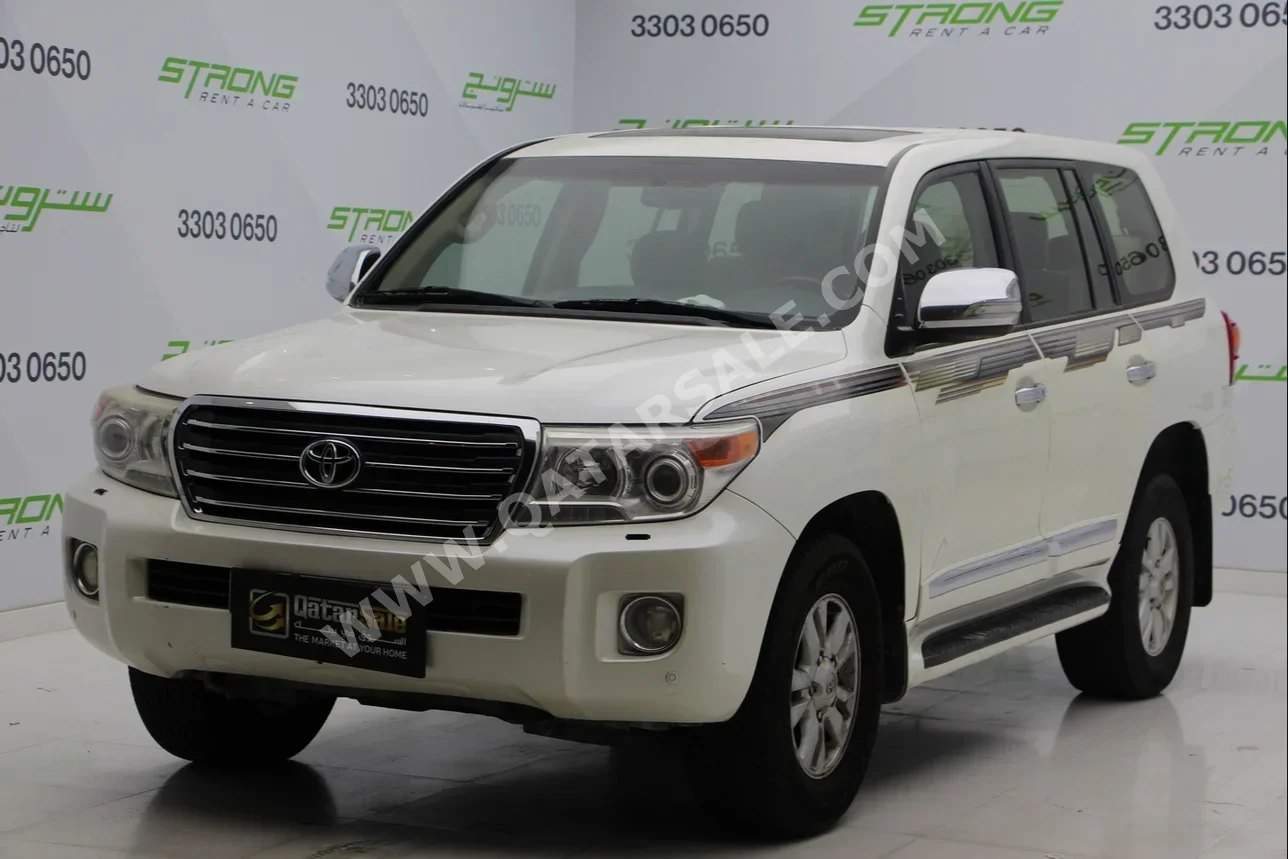 Toyota  Land Cruiser  GXR  2014  Automatic  525,000 Km  6 Cylinder  Four Wheel Drive (4WD)  SUV  White