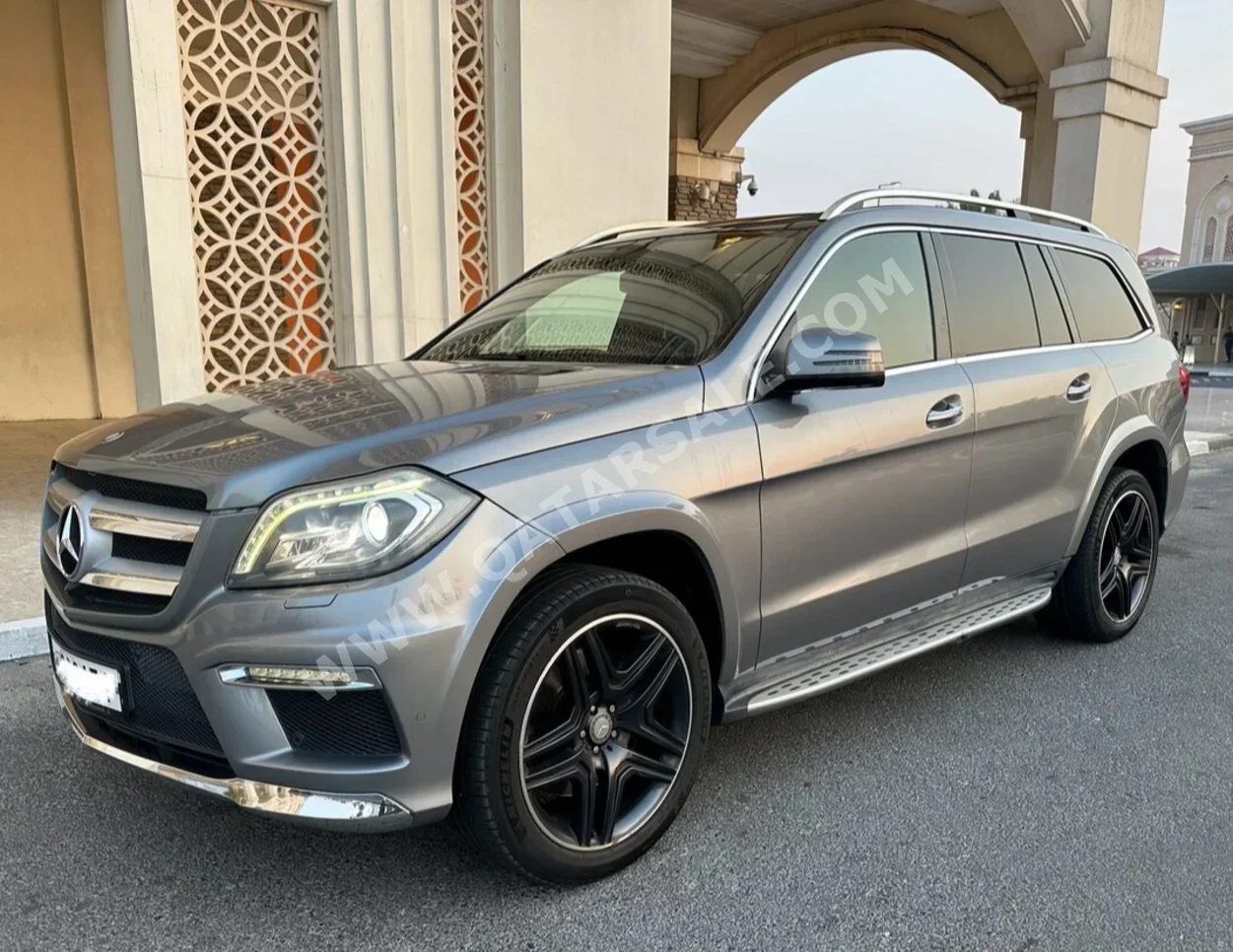 Mercedes-Benz  GL  500  2016  Automatic  80,000 Km  8 Cylinder  Four Wheel Drive (4WD)  SUV  Gray