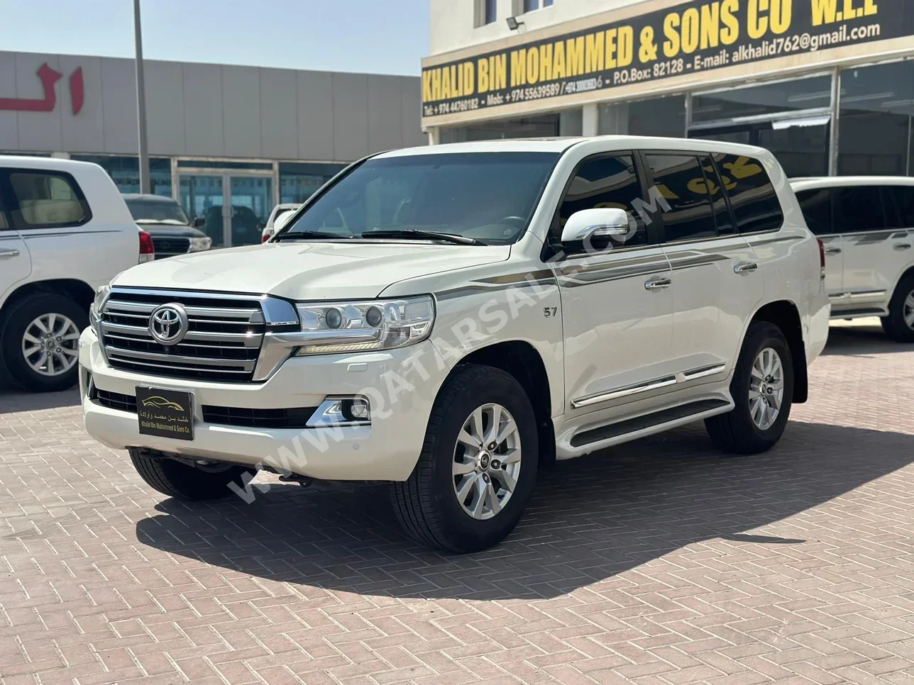 Toyota  Land Cruiser  VXR  2017  Automatic  301,000 Km  8 Cylinder  Four Wheel Drive (4WD)  SUV  White