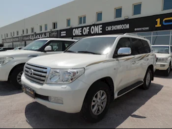 Toyota  Land Cruiser  GXR  2011  Automatic  126,000 Km  8 Cylinder  Four Wheel Drive (4WD)  SUV  White