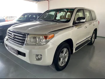 Toyota  Land Cruiser  GXR  2015  Automatic  338,000 Km  6 Cylinder  Four Wheel Drive (4WD)  SUV  White