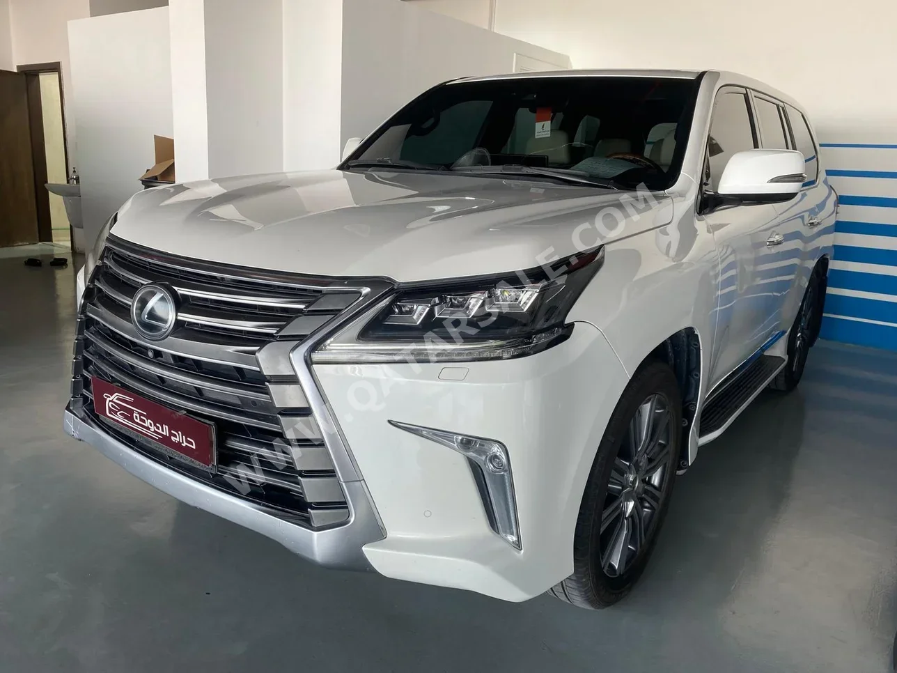 Lexus  LX  570  2016  Automatic  368,000 Km  8 Cylinder  Four Wheel Drive (4WD)  SUV  White