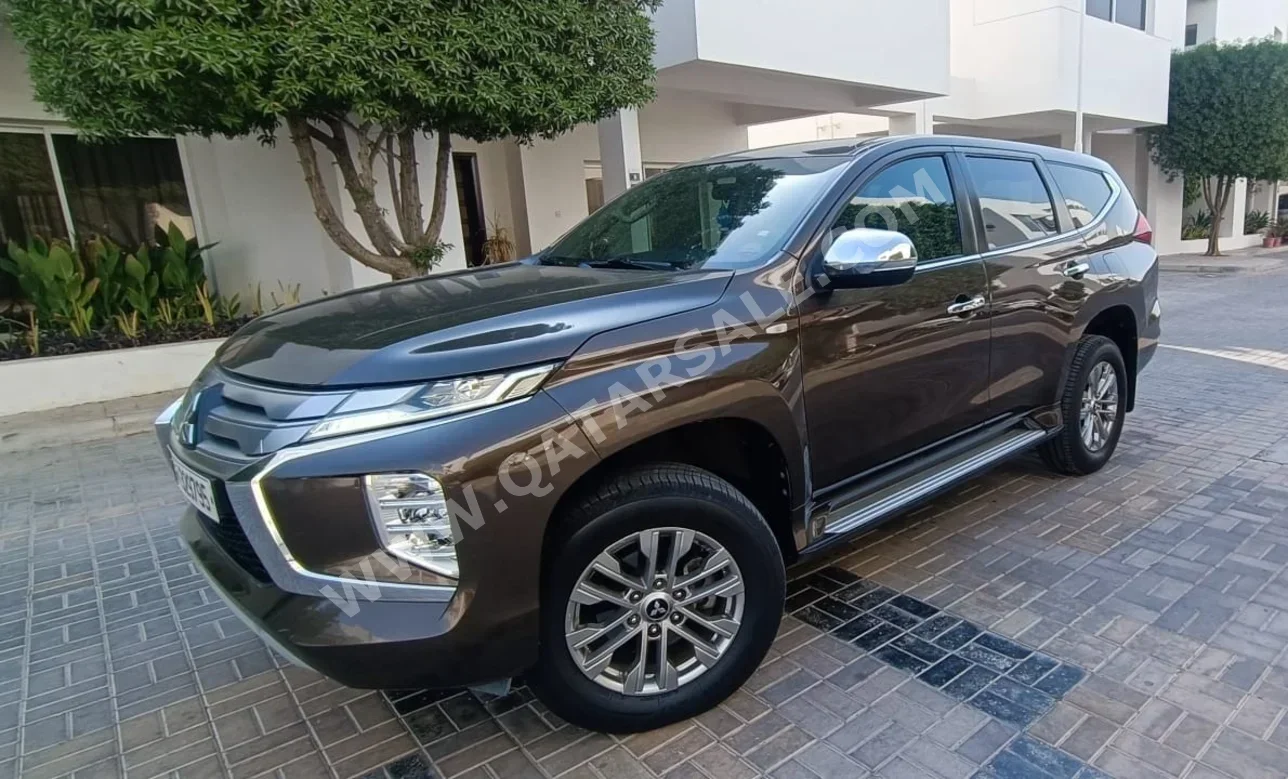 Mitsubishi  Pajero  Montero Sport  2022  Automatic  47,800 Km  6 Cylinder  Four Wheel Drive (4WD)  SUV  Brown  With Warranty