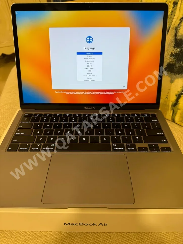 Laptops Apple  - MacBook Air  2020  - Space Gray  - MacOS  - Apple  - M1  -Memory (Ram): 8 GB