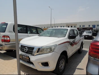 Nissan  Navara  SE  2017  Automatic  194,000 Km  4 Cylinder  Rear Wheel Drive (RWD)  Pick Up  White