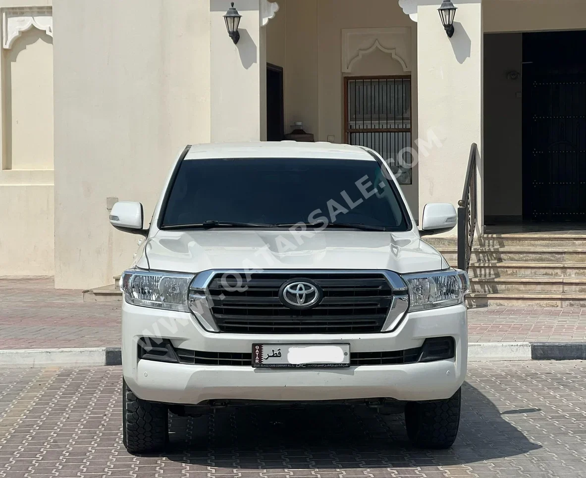 Toyota  Land Cruiser  GX  2020  Automatic  124,000 Km  6 Cylinder  Four Wheel Drive (4WD)  SUV  White