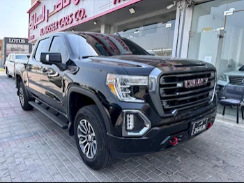 GMC  Sierra  AT4  2020  Automatic  164,000 Km  8 Cylinder  Four Wheel Drive (4WD)  Pick Up  Black